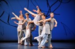 Trisha Brown Dance Company in 'Les Yeux et l'âme' (photo Deen van Meer)