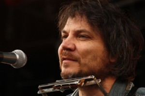 Wilco frontman Jeff Tweedy performing at Solid Sound 2010 (photo Seth Rogovoy)